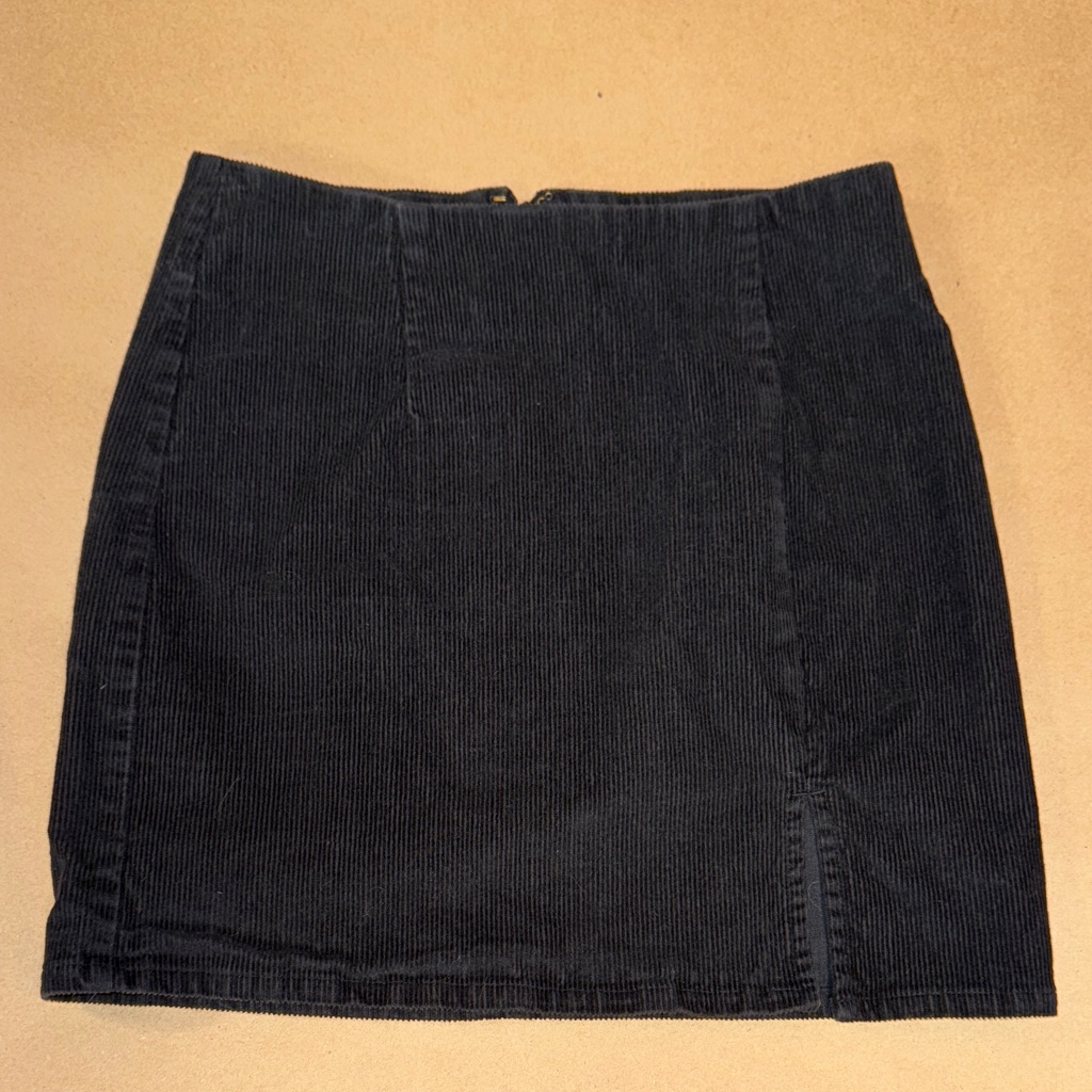 Aeropostale Classic Black Corduroy Mini Skirt Size Small